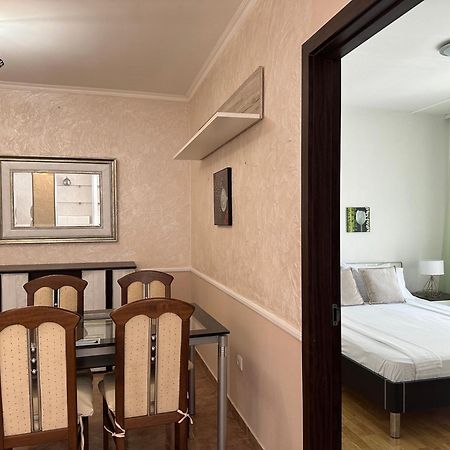 Sun Village Aparthotel Херцег Нови Екстериор снимка