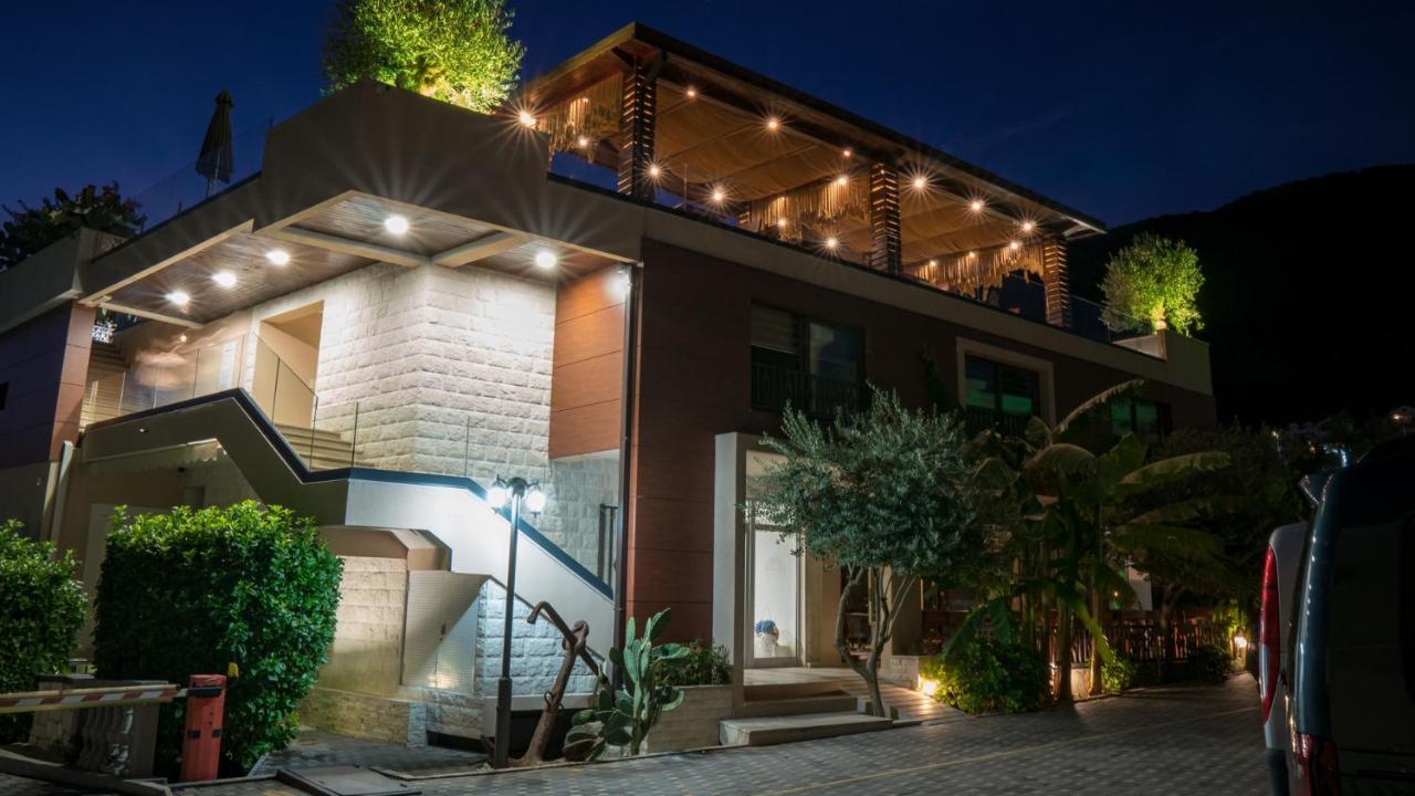 Sun Village Aparthotel Херцег Нови Екстериор снимка