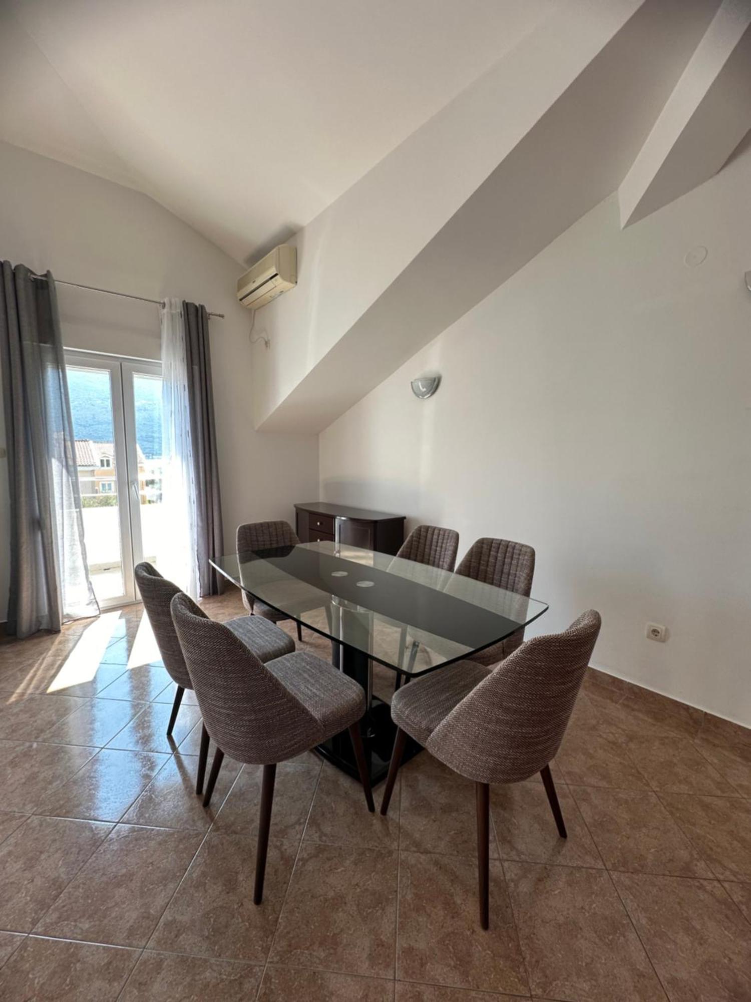 Sun Village Aparthotel Херцег Нови Екстериор снимка